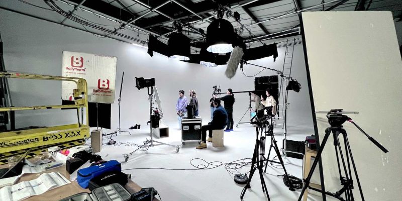  Capture Perfection At Cineview Studios' Infinity Cove Studio In London!