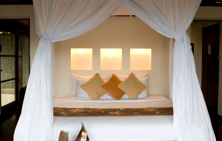 Bali Style Bed