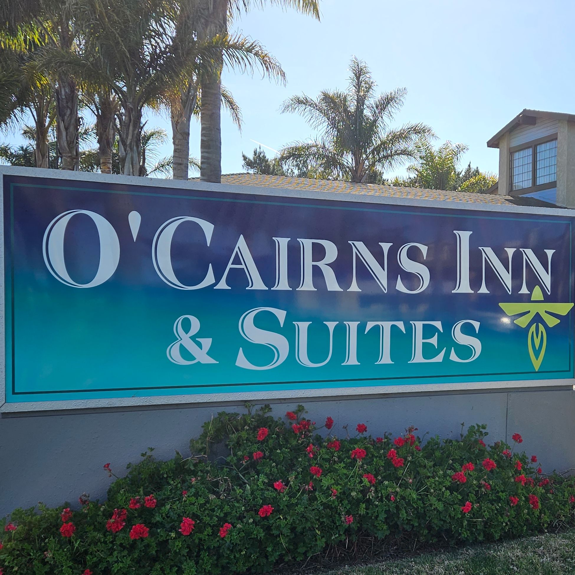  O'Cairns Inn & Suites